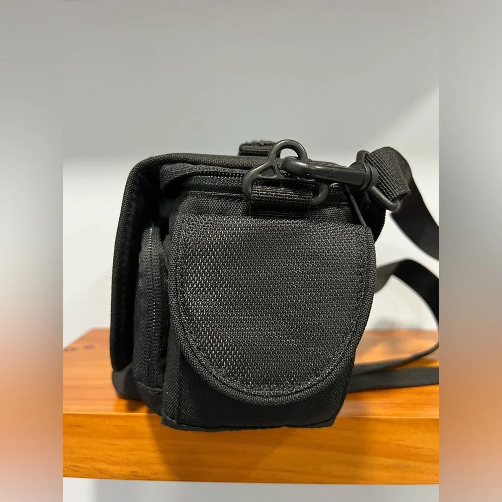 LowePro Edit 110 Digital Video Camera Carry Case Bag Black Crossbody EXCELLENT